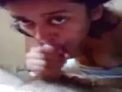 - La Rossa Sophie Dee video gratis donne mature italiane si inginocchiò per ottenere un cazzo duro in bocca.