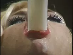 Magro biondo donne mature italiane xxx gode ramming vagina con un dildo fino a lei cums